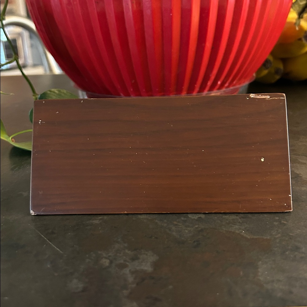 Indiri Collection Brown Sign - Picture 2 of 3